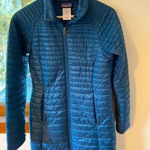 Patagonia light insulated coat in size small.